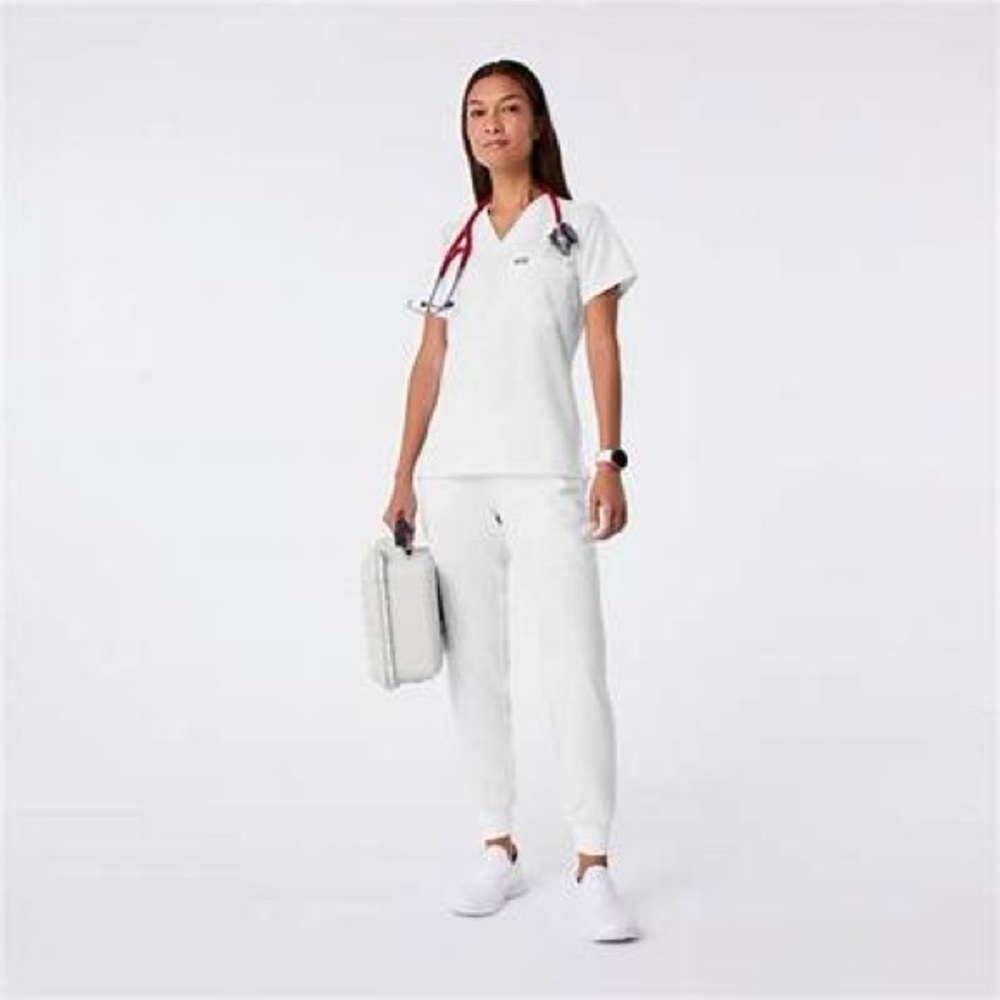 Women’s Figs Arctic White Set Large